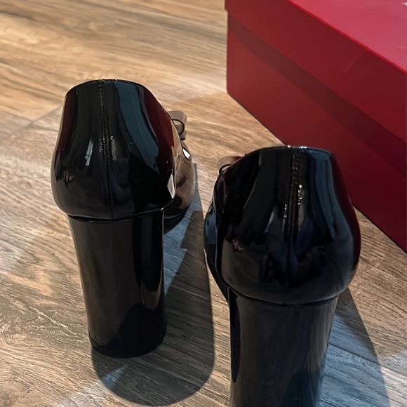 Salvatore Ferragamo - Picture 4 of 8